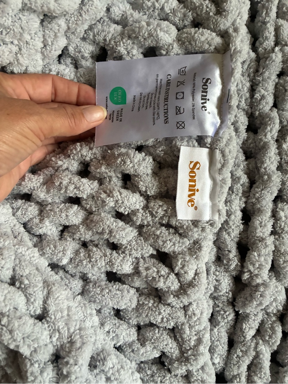 Plush Chunky Knit Throw Blanket — Soft Gray